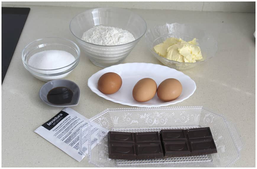 PLUM CAKE SABOR VAINILLA Y CHOCOLATE INGREDIENTES 860 X 573