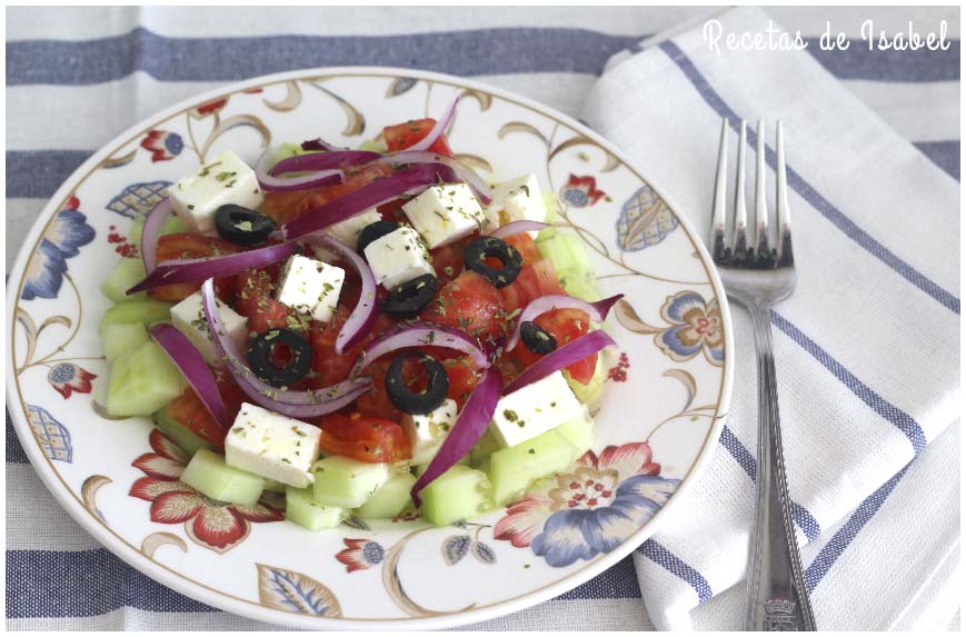 Típica ensalada griega, receta muy fácil