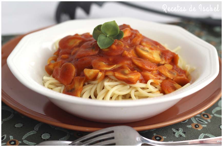 Espaguetis Con Champiñones Al Ajillo Y Tomate Recetas De Isabel