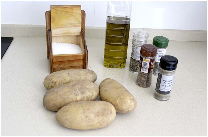 Patatas gajo al horno con especias para guarnición